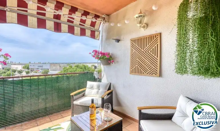 Terraza de Apartamento en venta en Figueres con Amueblado