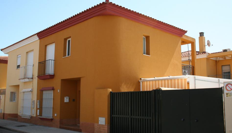 Photo 1 of Single-family semi-detached for sale in Calle la Cerca, Gelves, Sevilla