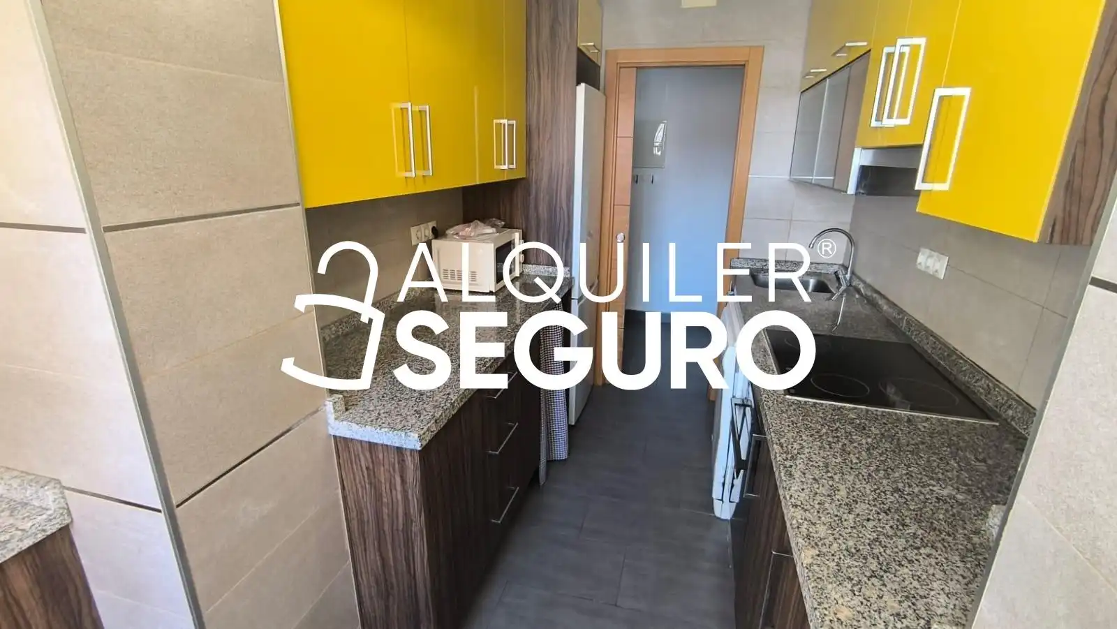 Cocina de Piso de alquiler en Sevilla con Terraza y Amueblado