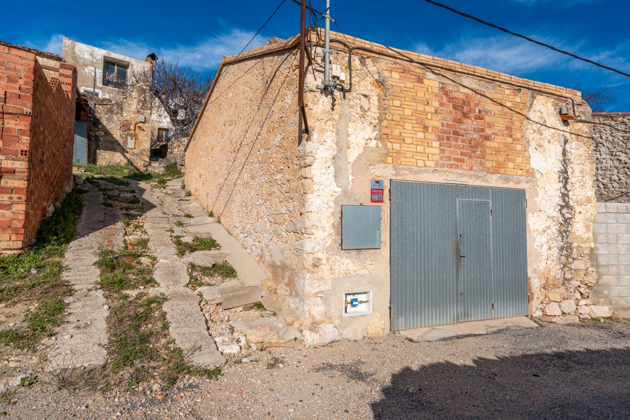 Exterior view of Garage for sale in Mas de Barberans