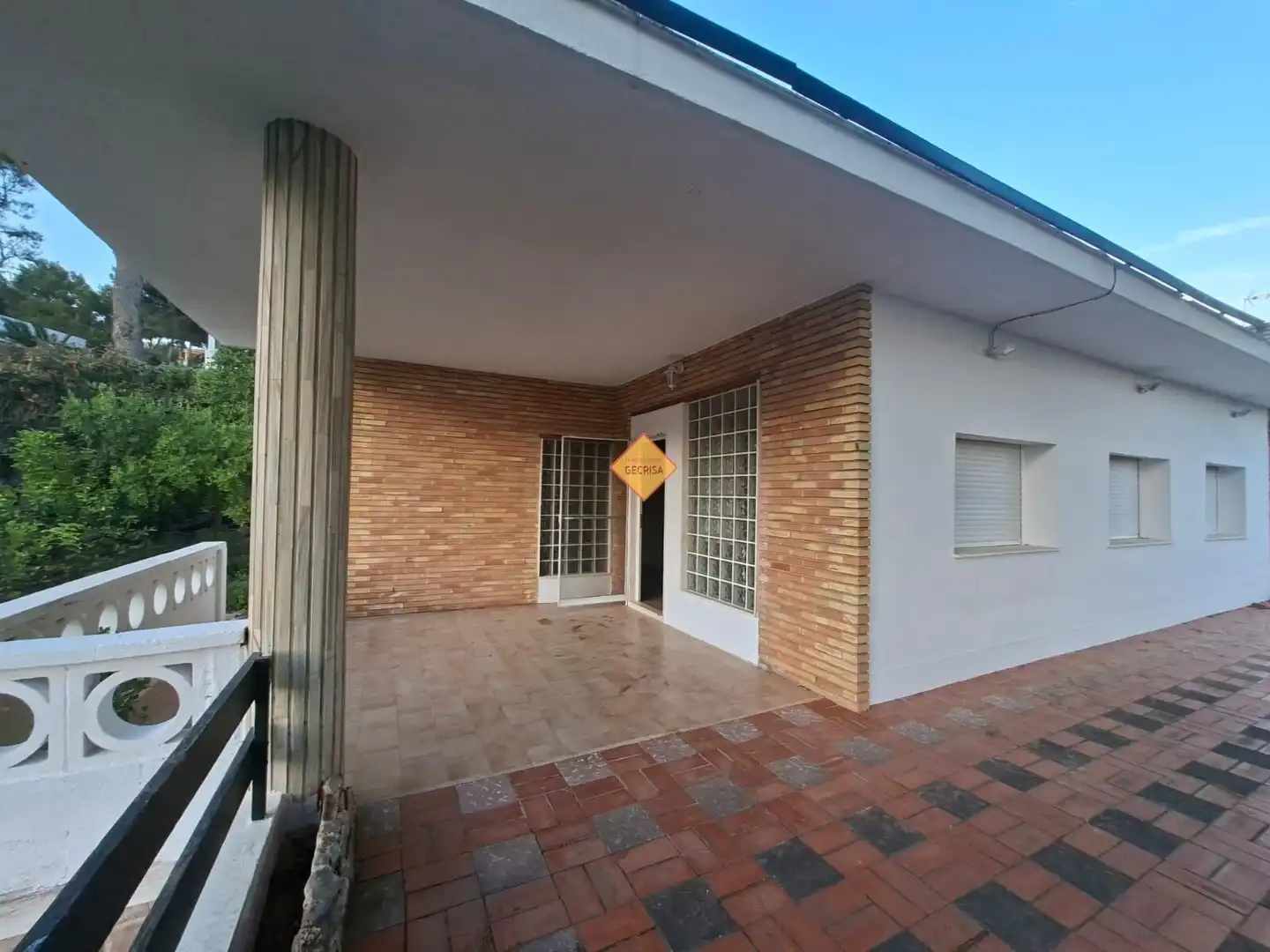 Vista exterior de Casa o xalet en venda en Náquera amb Piscina i Piscina comunitària