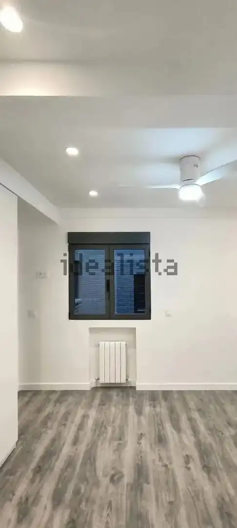 Exterior view of Flat for rent in Madrid  with Air Conditioner, Heating and Oven