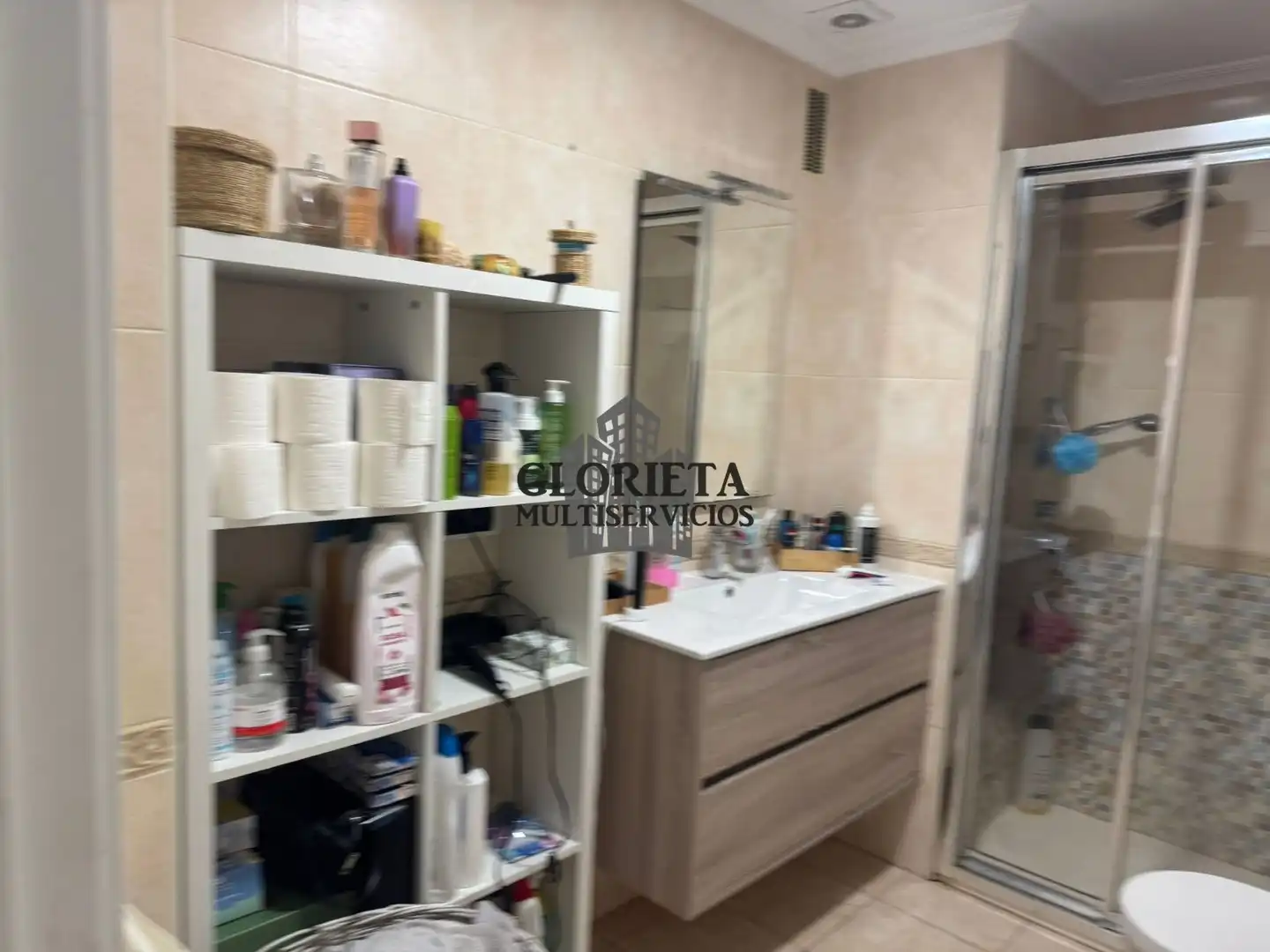 Baño de Piso en venta en Vigo  con Calefacción y Trastero