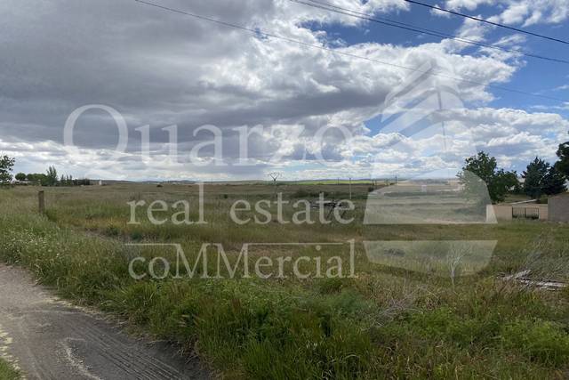 Terreno residencial en Venta en CL-605 en Santa María la Real de Nieva