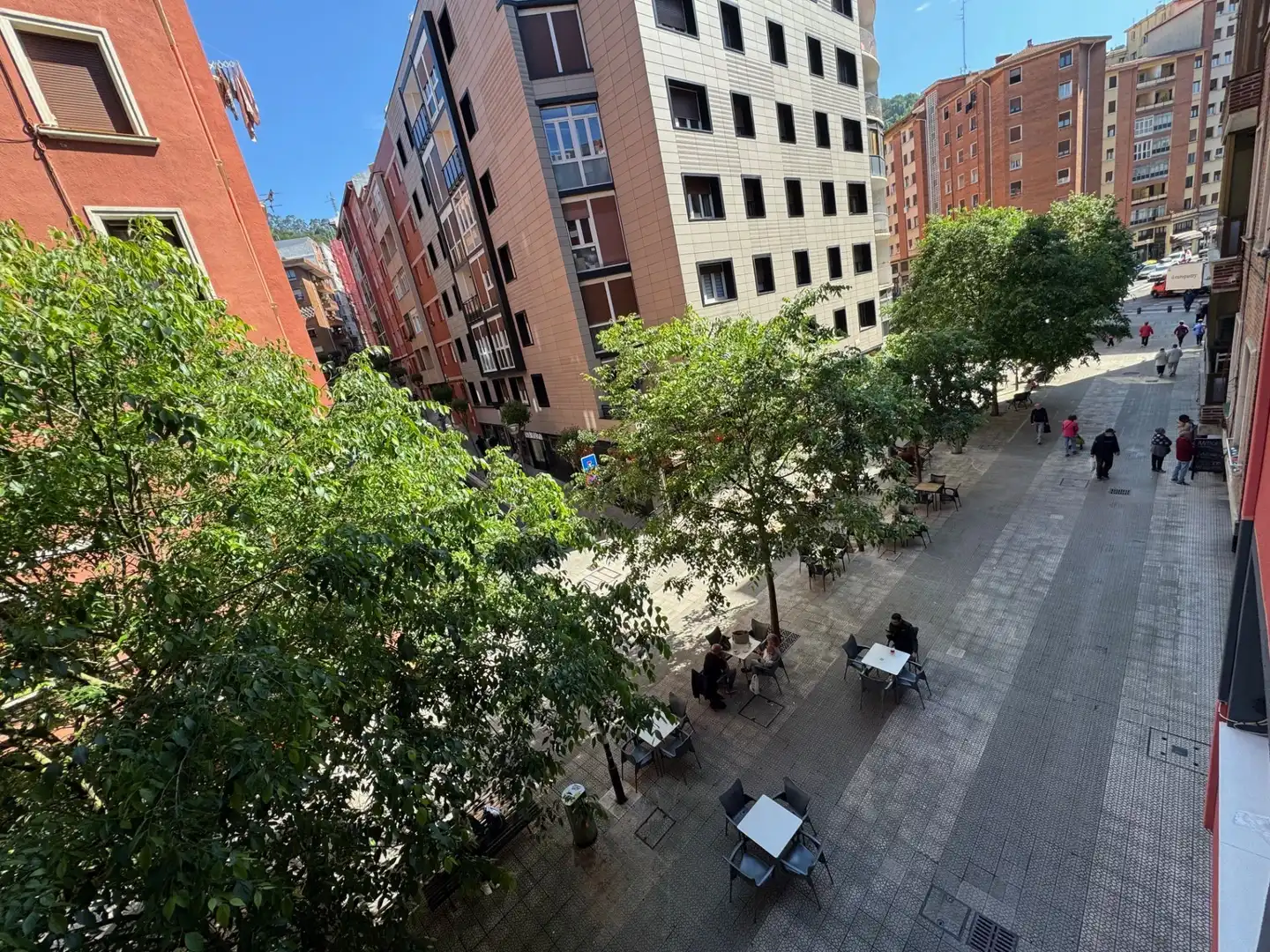 Vista exterior de Pis en venda en Bilbao  amb Calefacció