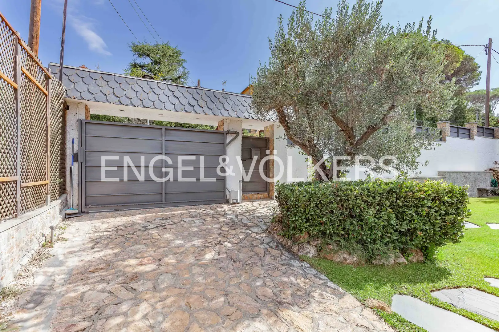 Vista exterior de Casa o chalet de alquiler en Llinars del Vallès con Aire acondicionado, Calefacción y Jardín privado
