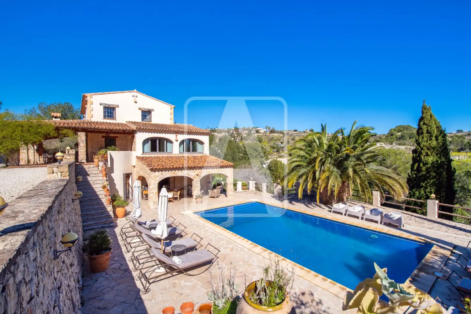 Casa rústica con piscina en venta en Benissa pueblo