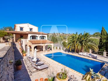 Casa rustica con piscina in vendita a Benissa pueblo