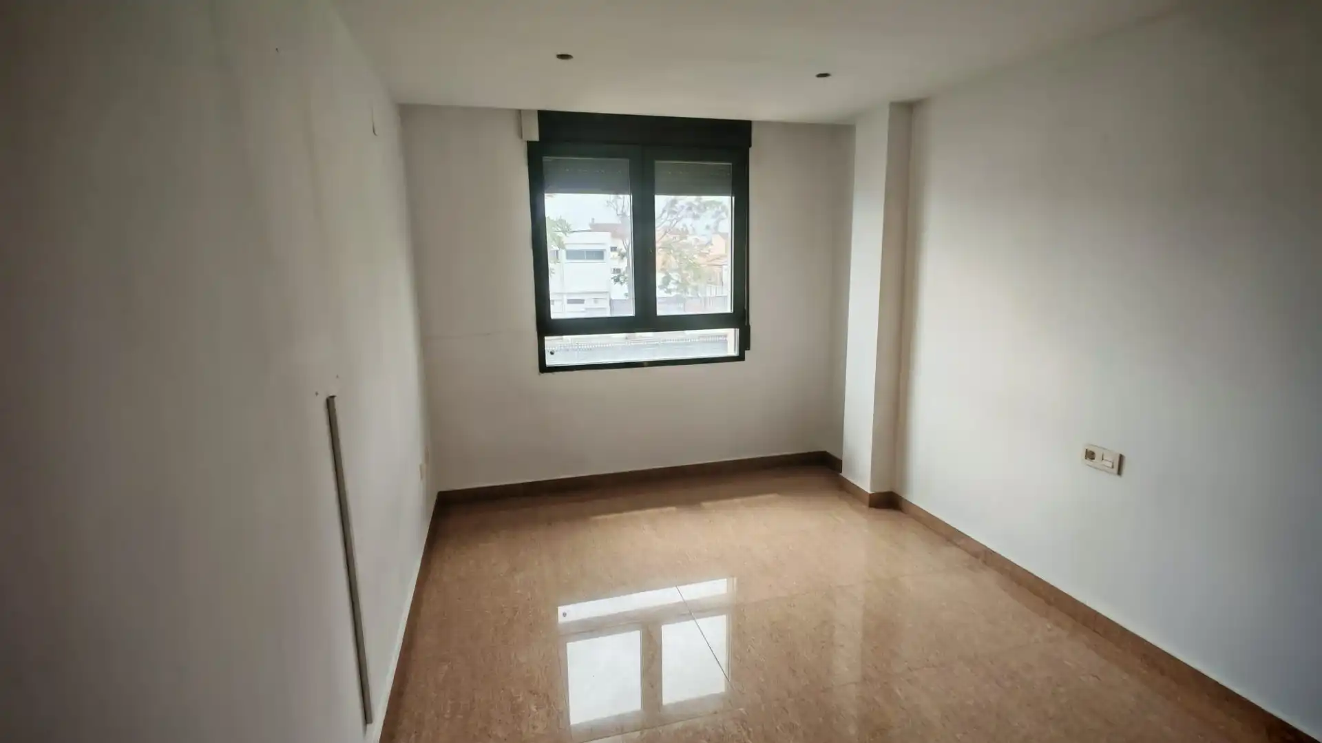 Schlafzimmer von Einfamilien-Reihenhaus zum Verkauf in Valencia mit Terrasse, Abstellraum und Ofen