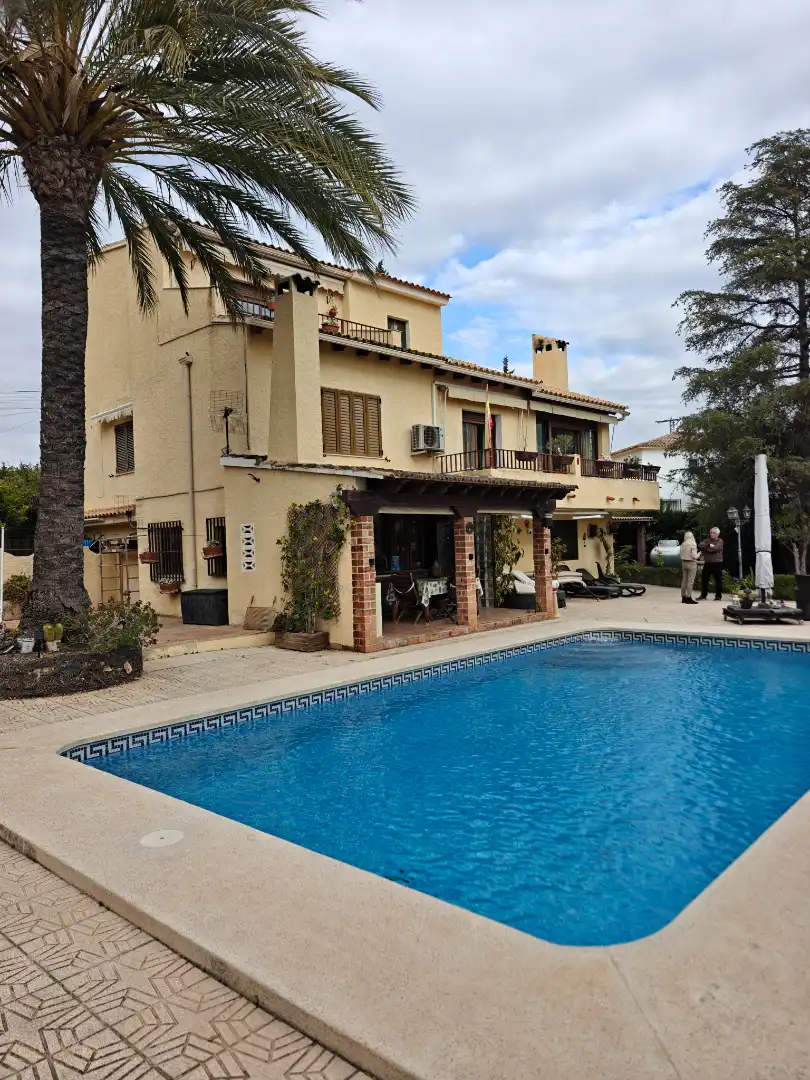 Villa mit Terrasse zum Verkauf in Calle Viena 5, imagen 6