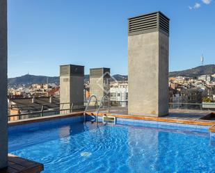 Swimming pool of Flat to rent in  Barcelona Capital  with Air Conditioner, Heating and Parquet flooring