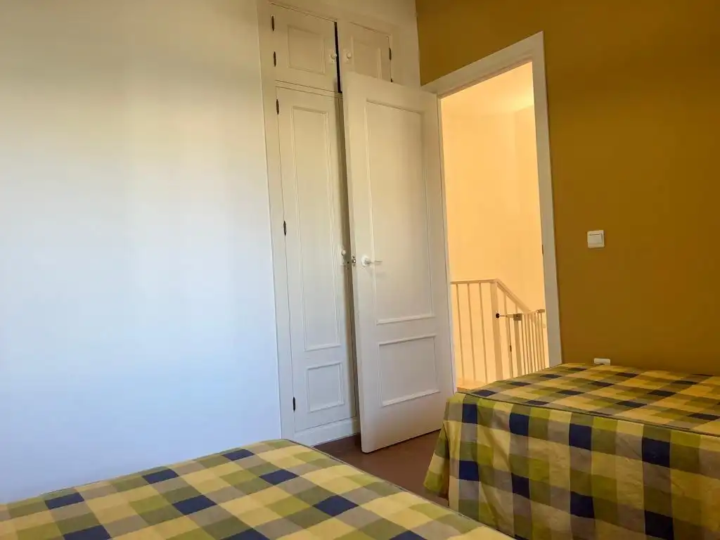 Habitación de Apartamento de alquiler en Rota con Jardín privado, Terraza y Amueblado