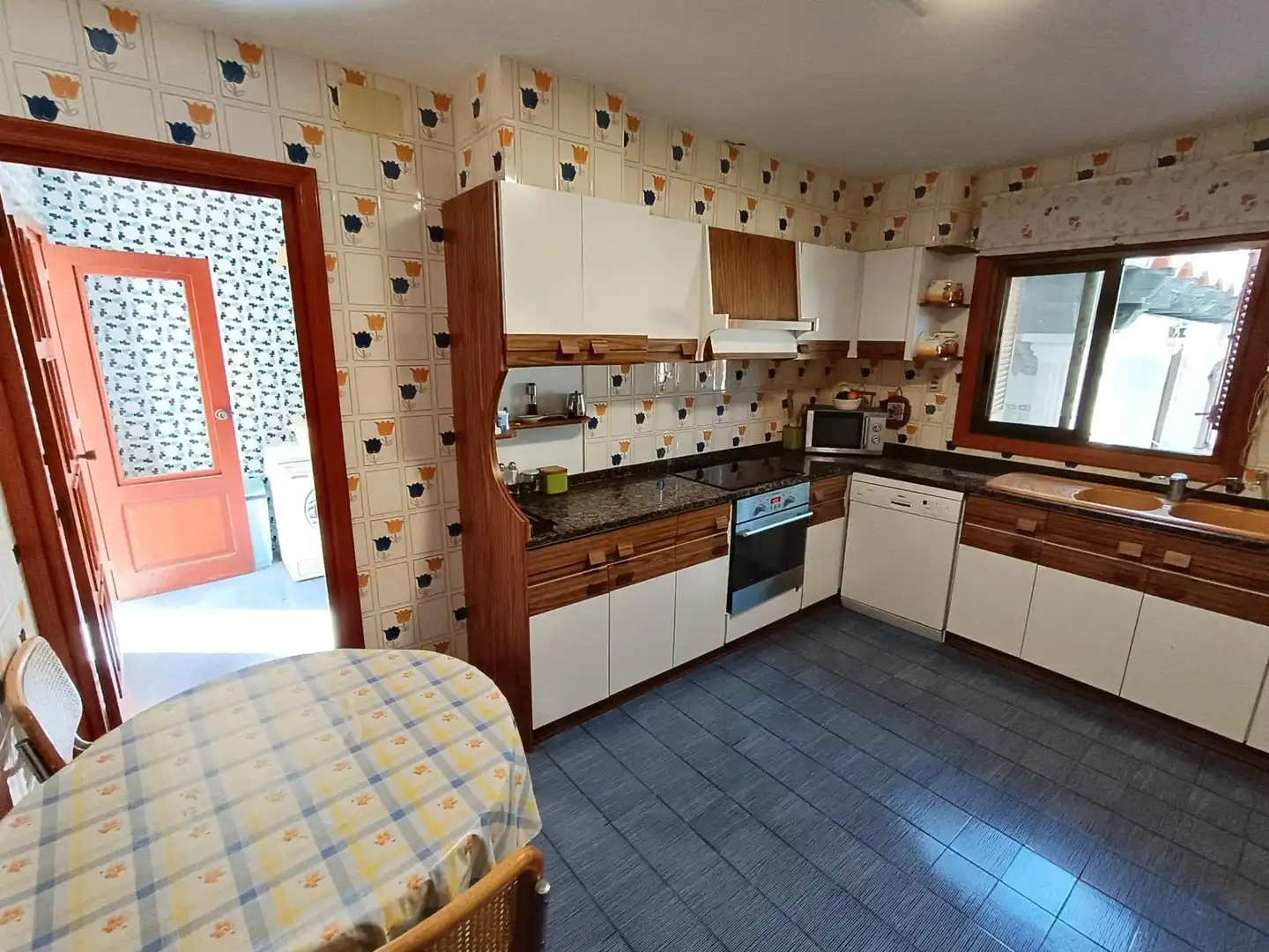 Cuina de Casa o xalet en venda en Vinaròs amb Jardí privat, Terrassa i Traster