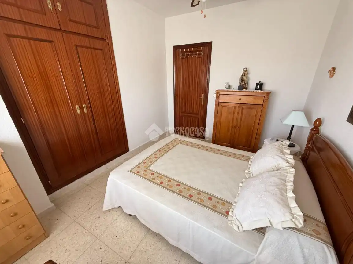 Habitación de Casa adosada en venta en Lucillos con Aire acondicionado y Calefacción