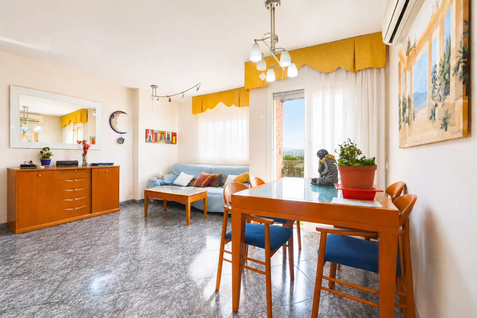 Living room of Flat for sale in Santa Coloma de Gramenet  with Air Conditioner and Terrace