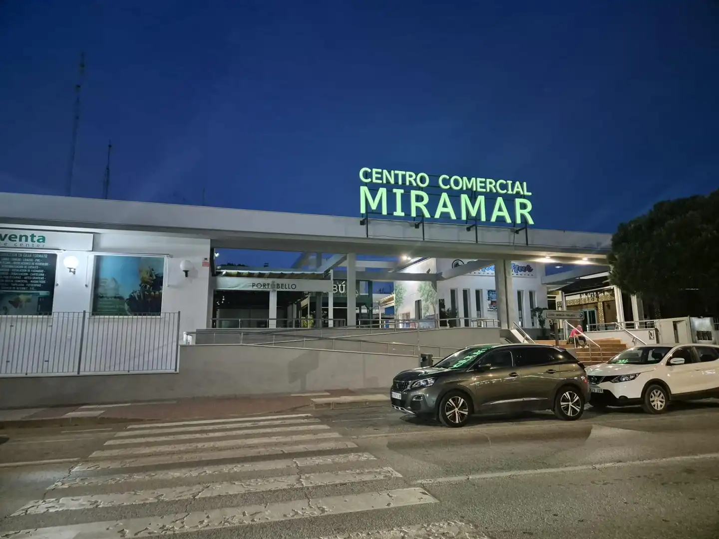 Local comercial en venta en Núcleo urbano, imagen 2