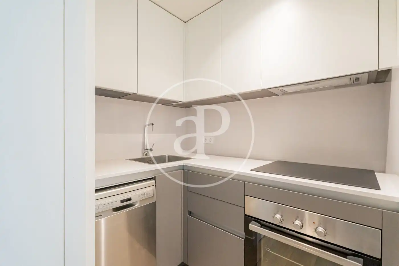 Kitchen of Flat for rent in Madrid  with Air Conditioner, Heating and Terrace