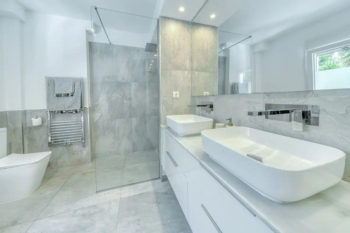 Bathroom of Houses for sale in Marbella  with Air Conditioner, Private garden and Terrace