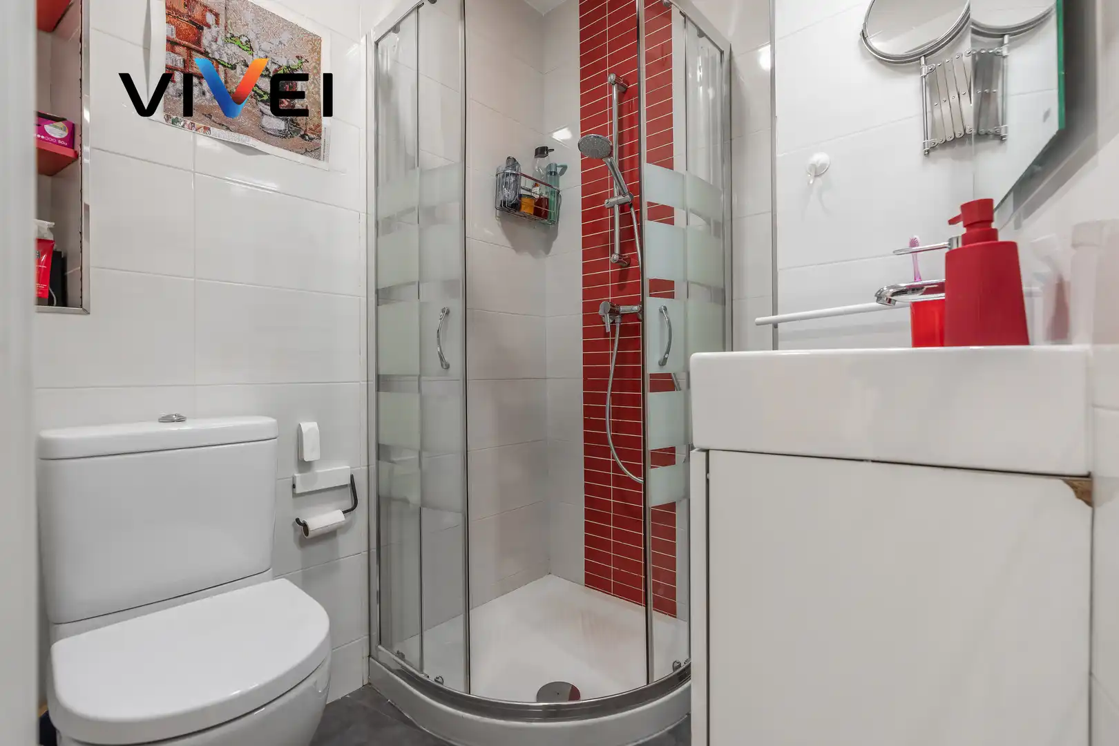 Badezimmer von Dachboden zum Verkauf in Madrid mit Heizung, Terrasse und Balkon