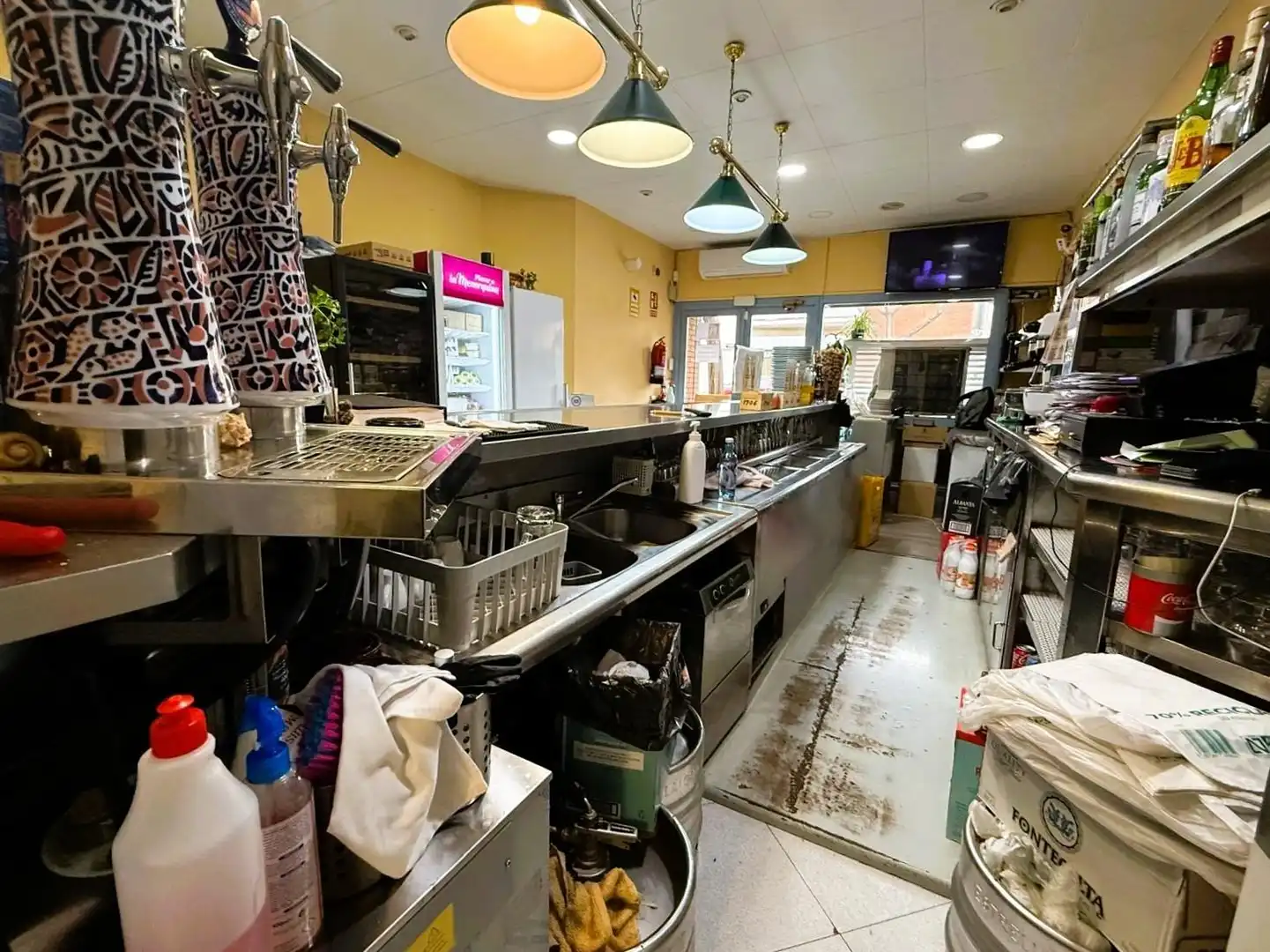 Business premises for transfer in Carrer dels Marquesos de Barberà, imagen 8
