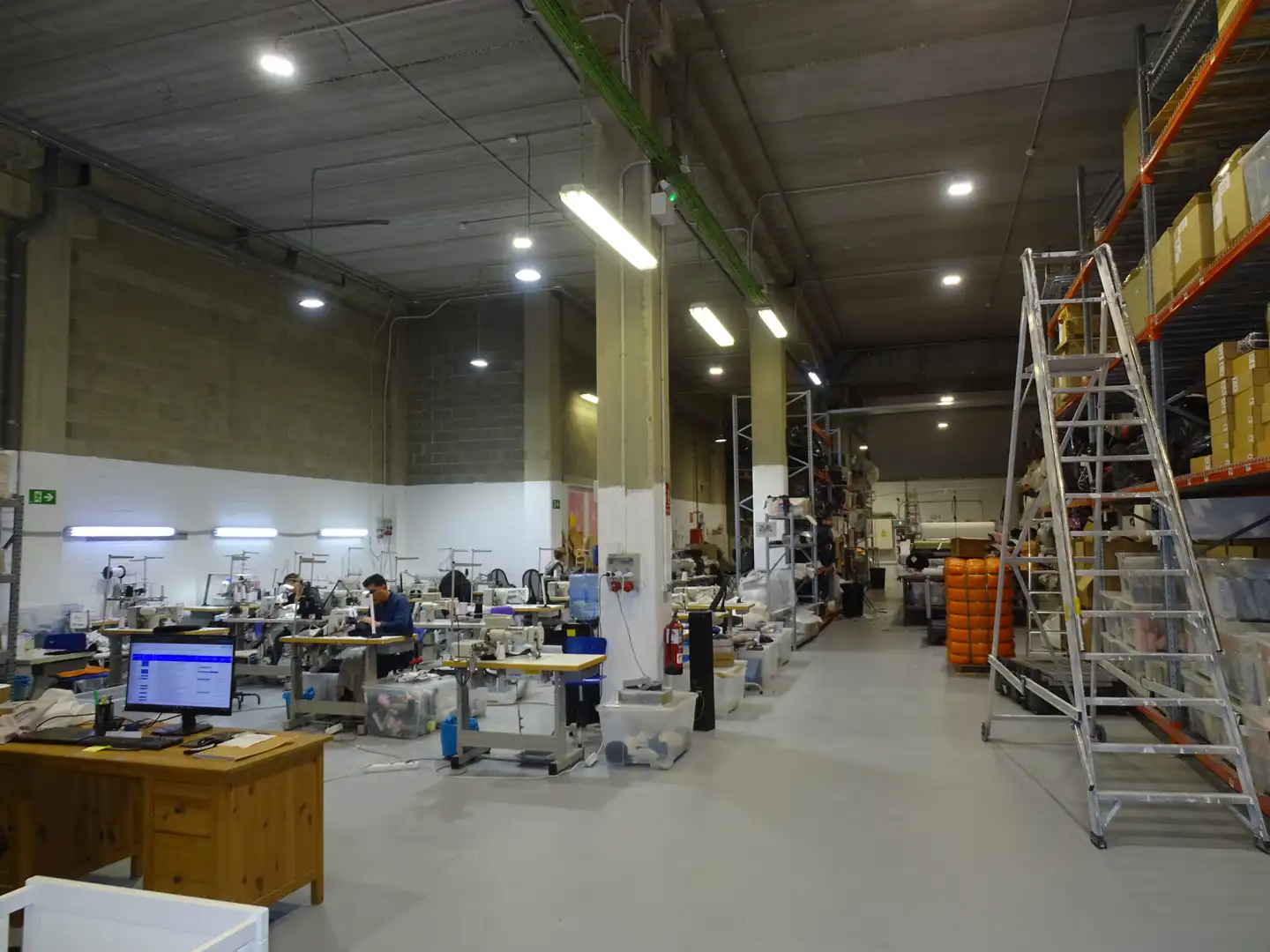 Industrial buildings for rent in Finestrelles