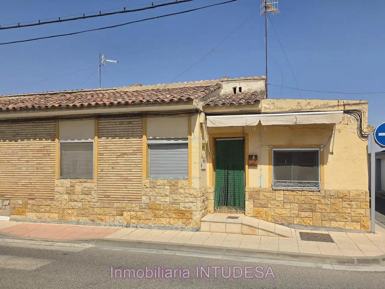 Houses for sale in Calle las Escuelas, Ablitas
