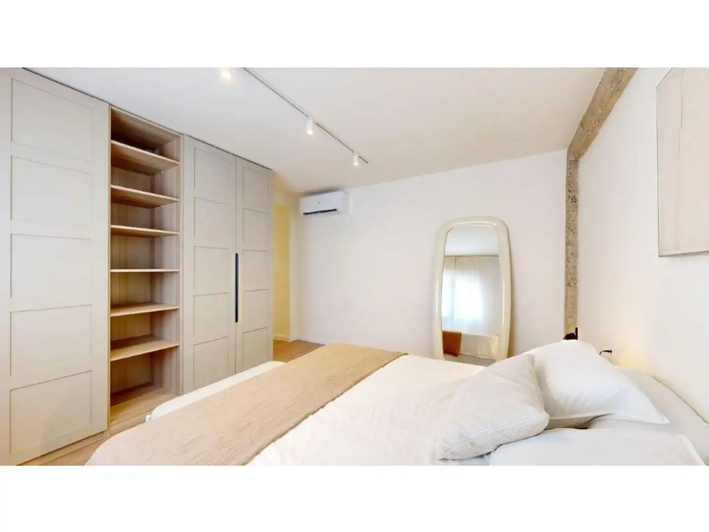 Habitación de Piso en venta en Valencia con Aire acondicionado, Terraza y Amueblado
