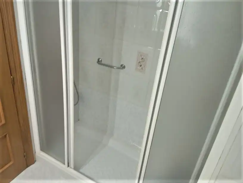 Baño de Piso de alquiler en Elche / Elx con Aire acondicionado, Amueblado y Horno