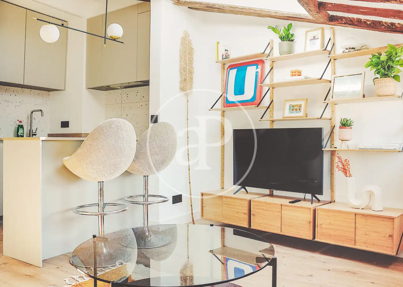 Living room of Flat for sale in Madrid  with Air Conditioner, Heating and Storage room