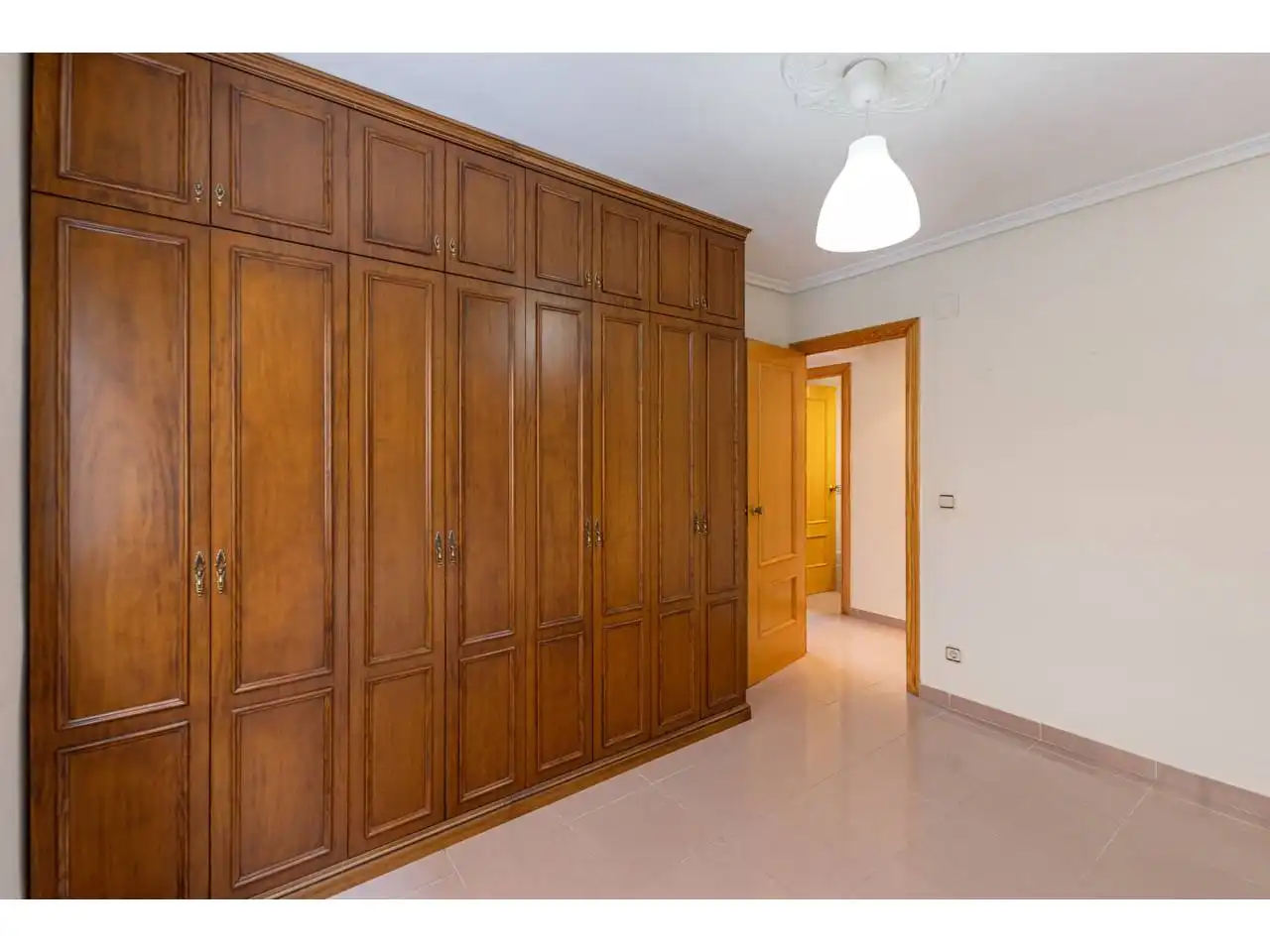 Bedroom of Flat for sale in Valencia  with Air Conditioner and Balcony