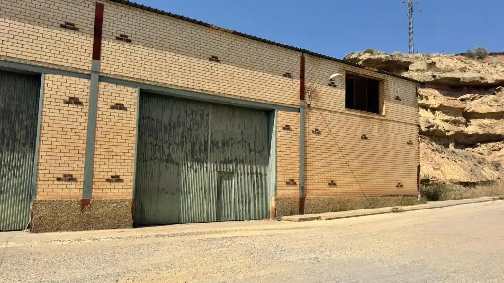 Industrial buildings for rent in Fraga