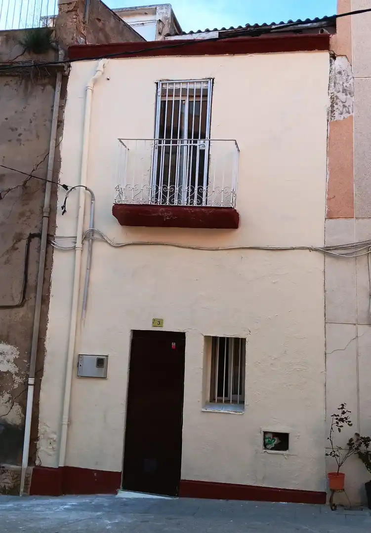 Vista exterior de Casa adosada en venta en Tortosa con Balcón