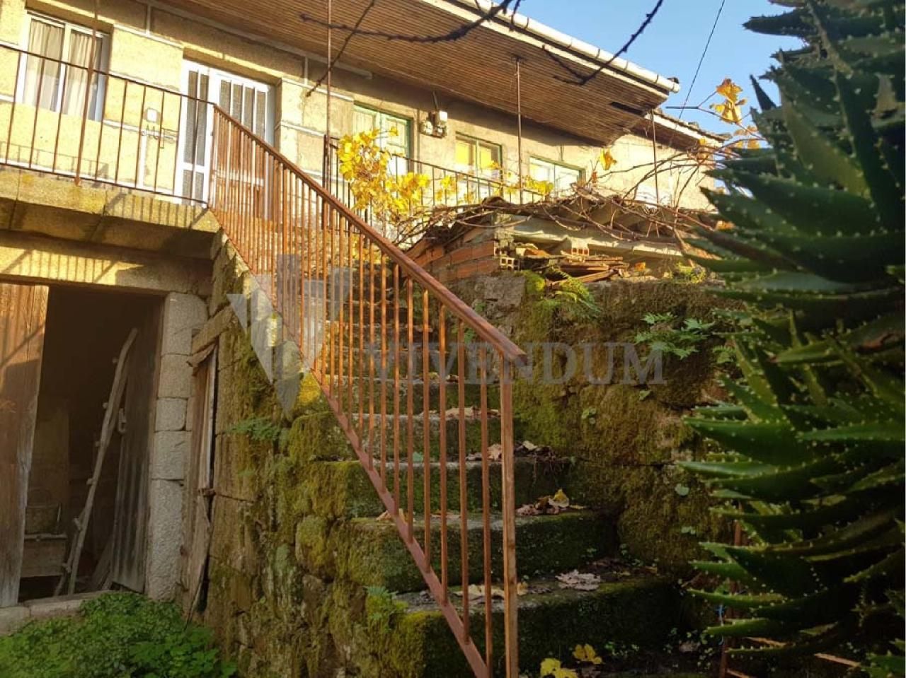 Vista exterior de Casa o xalet en venda en Cenlle amb Calefacció i Terrassa