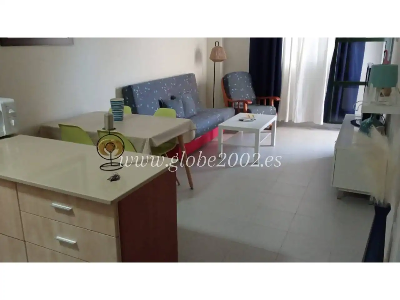Sala de estar de Apartamento de alquiler en Chiclana de la Frontera con Aire acondicionado, Terraza y Amueblado