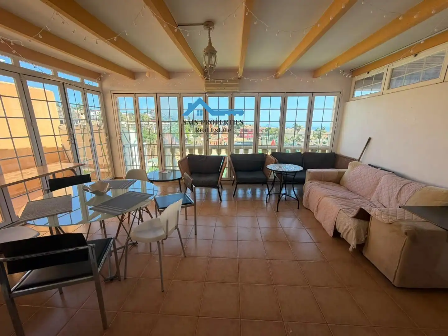 Casa aparellada amb terrassa en venda a Coloma, imagen 5