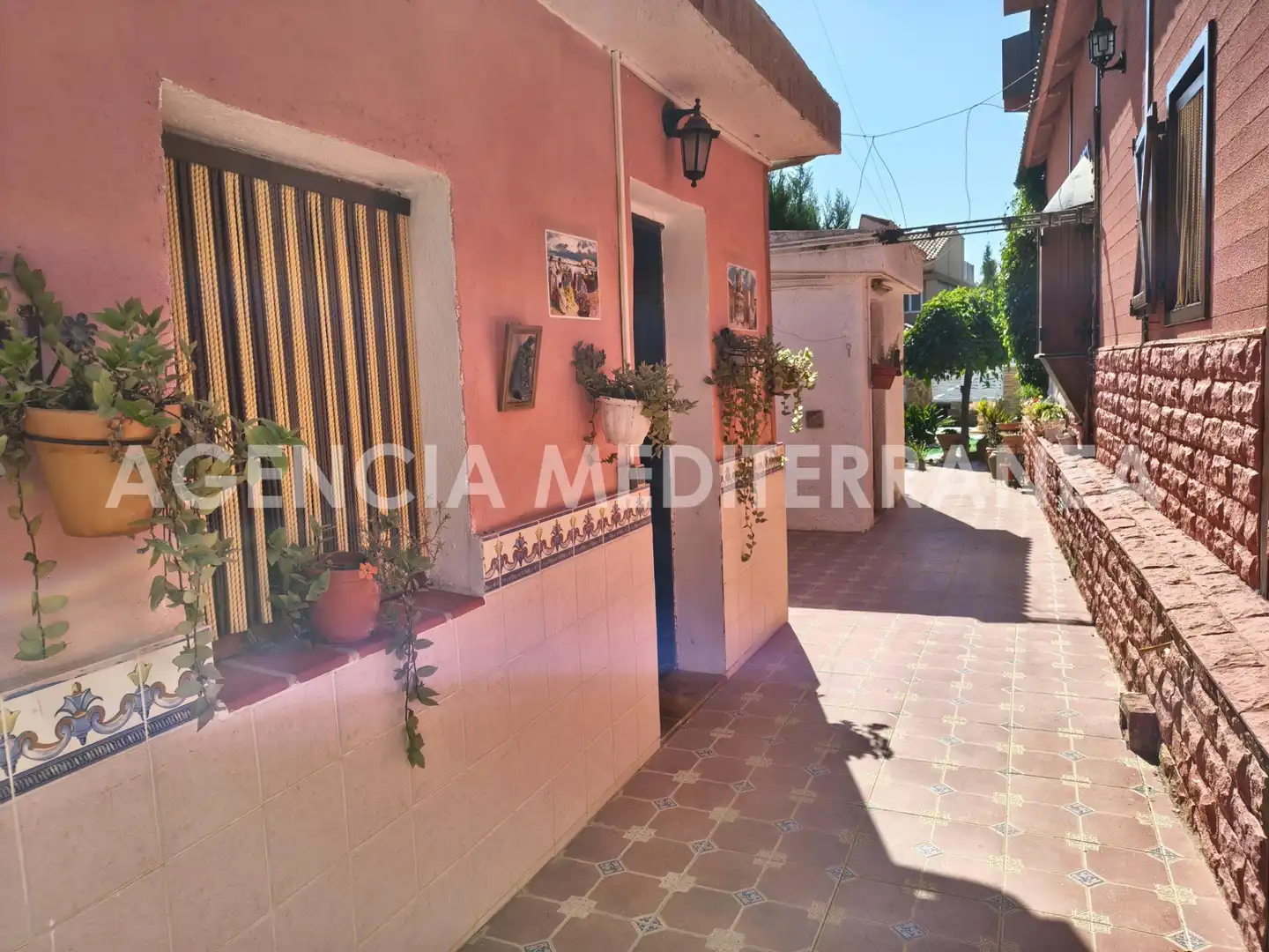 Vista exterior de Casa o xalet de lloguer en Paterna amb Aire condicionat, Calefacció i Jardí privat