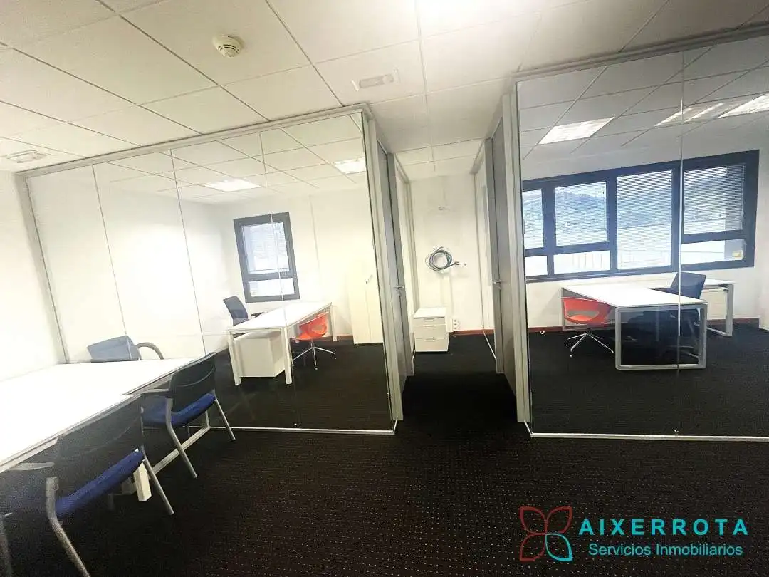 Office for rent in Derio  with Air Conditioner, Heating and Furnished