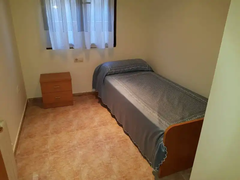 Schlafzimmer von Wohnung zum Verkauf in Jerte mit Klimaanlage, Heizung und Privatgarten