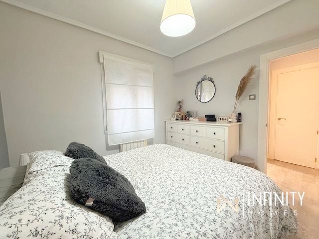 Dormitori de Pis en venda en Santurtzi  amb Calefacció i Moblat