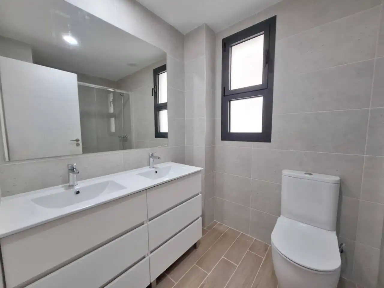 Bathroom of Flat for rent in Madrid  with Air Conditioner, Heating and Terrace