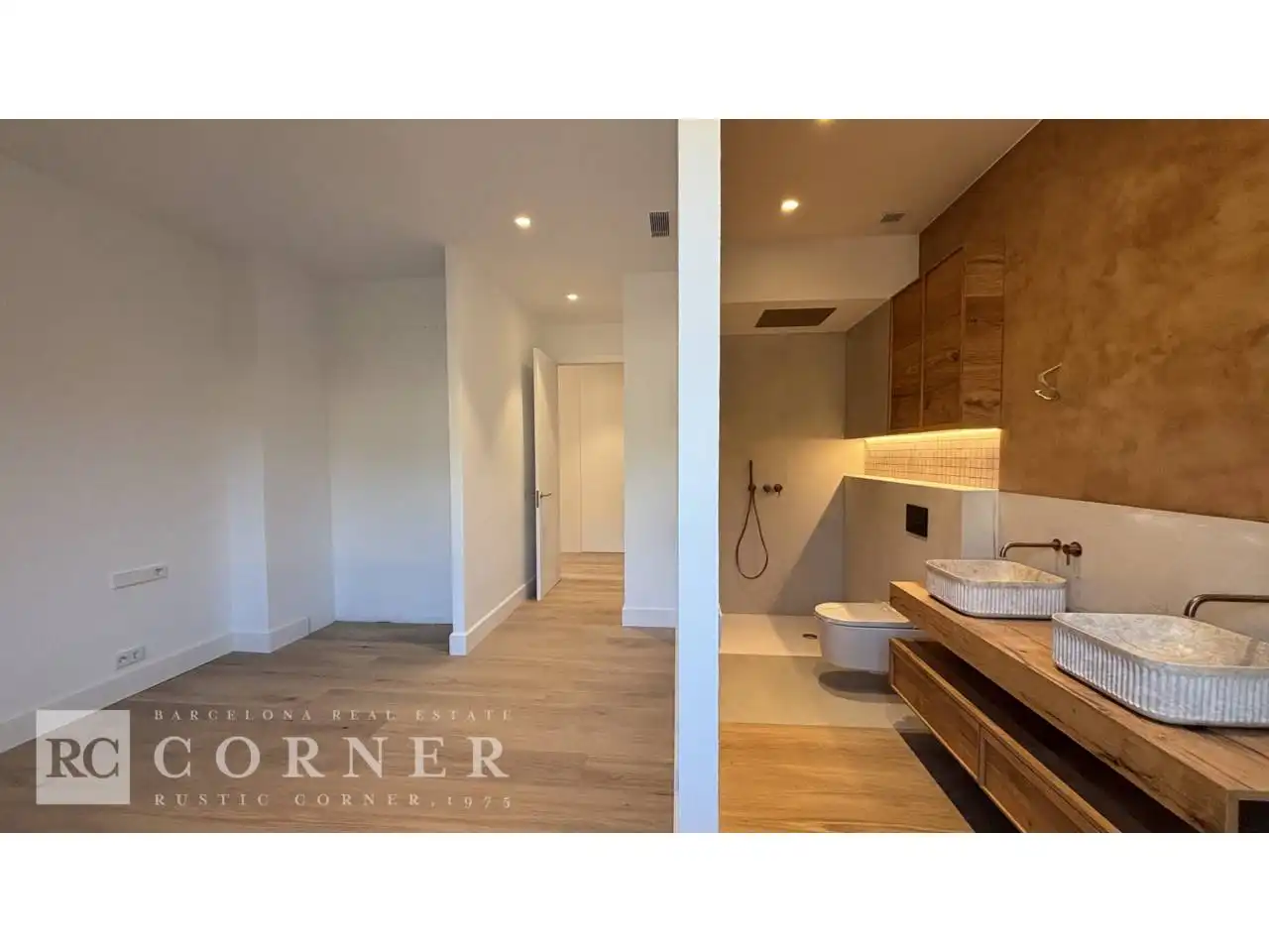 Bedroom of Flat for sale in Barcelona  with Air Conditioner, Parquet flooring and Terrace