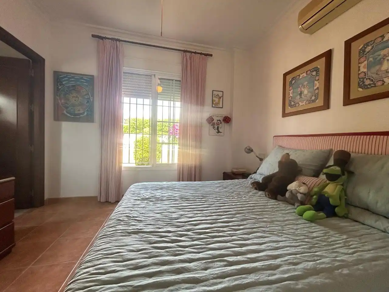 Habitación de Casa o chalet en venta en Alcalá de Guadaira con Aire acondicionado, Jardín privado y Terraza