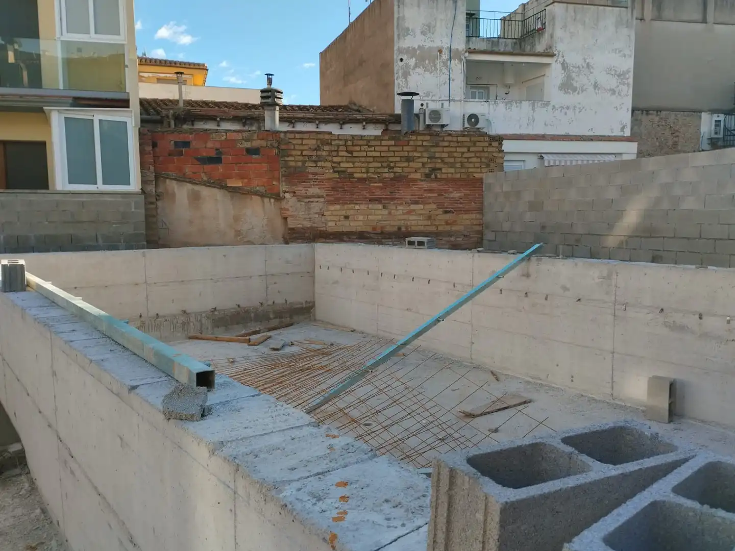 Piscina de Dúplex en venta en Figueres con Calefacción, Terraza y Piscina