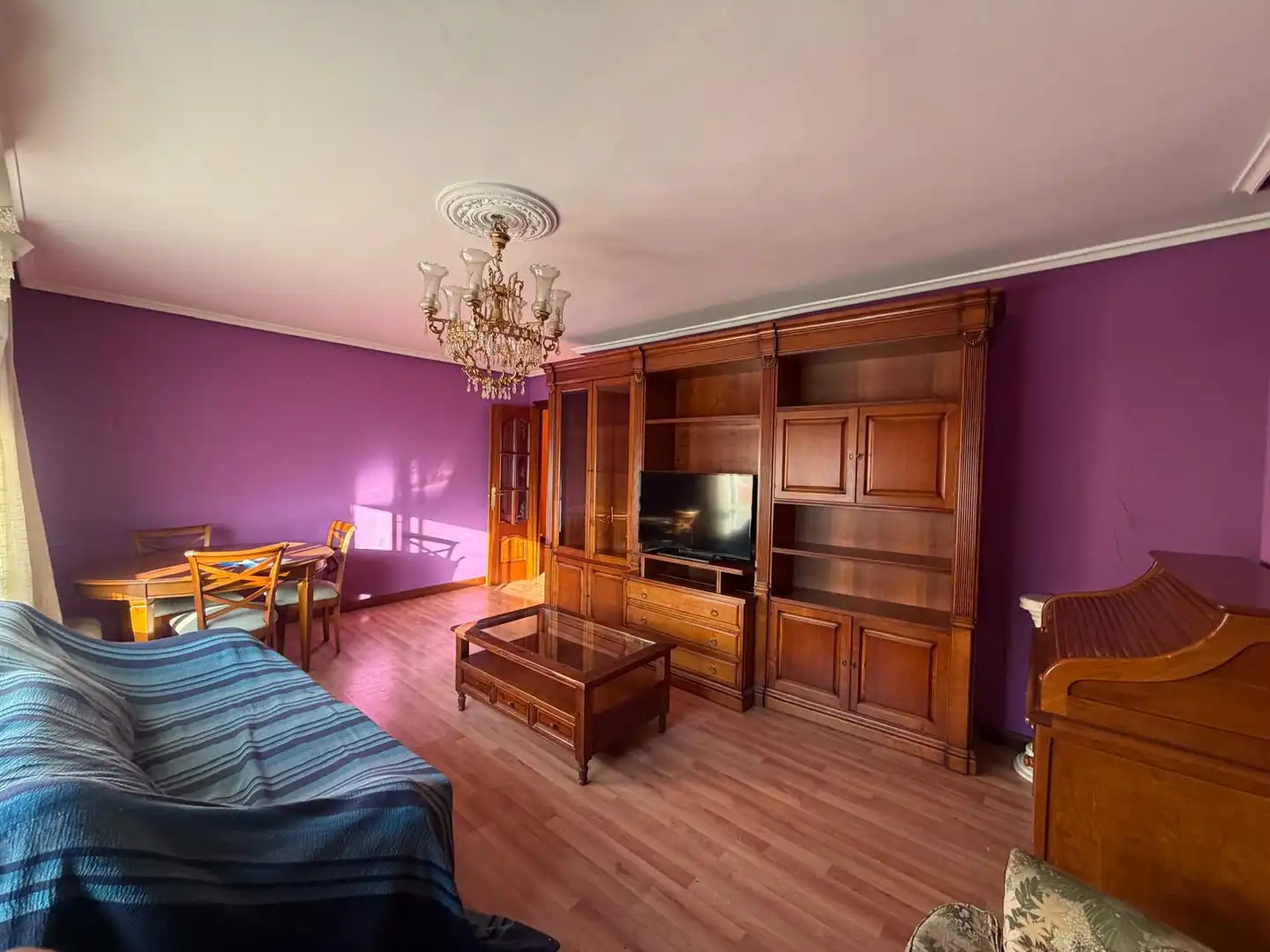 Sala de estar de Piso en venta en Venta de Baños con Calefacción, Parquet y Terraza