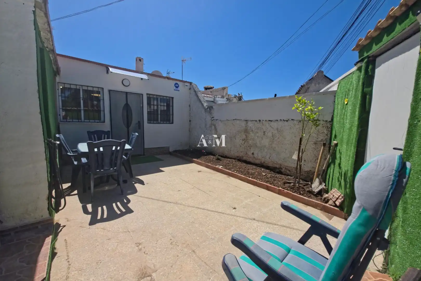 Jardí de Casa adosada de lloguer en Torrevieja amb Aire condicionat, Calefacció i Jardí privat