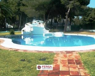 Piscina de Apartament de lloguer en El Puerto de Santa María amb Aire condicionat i Terrassa