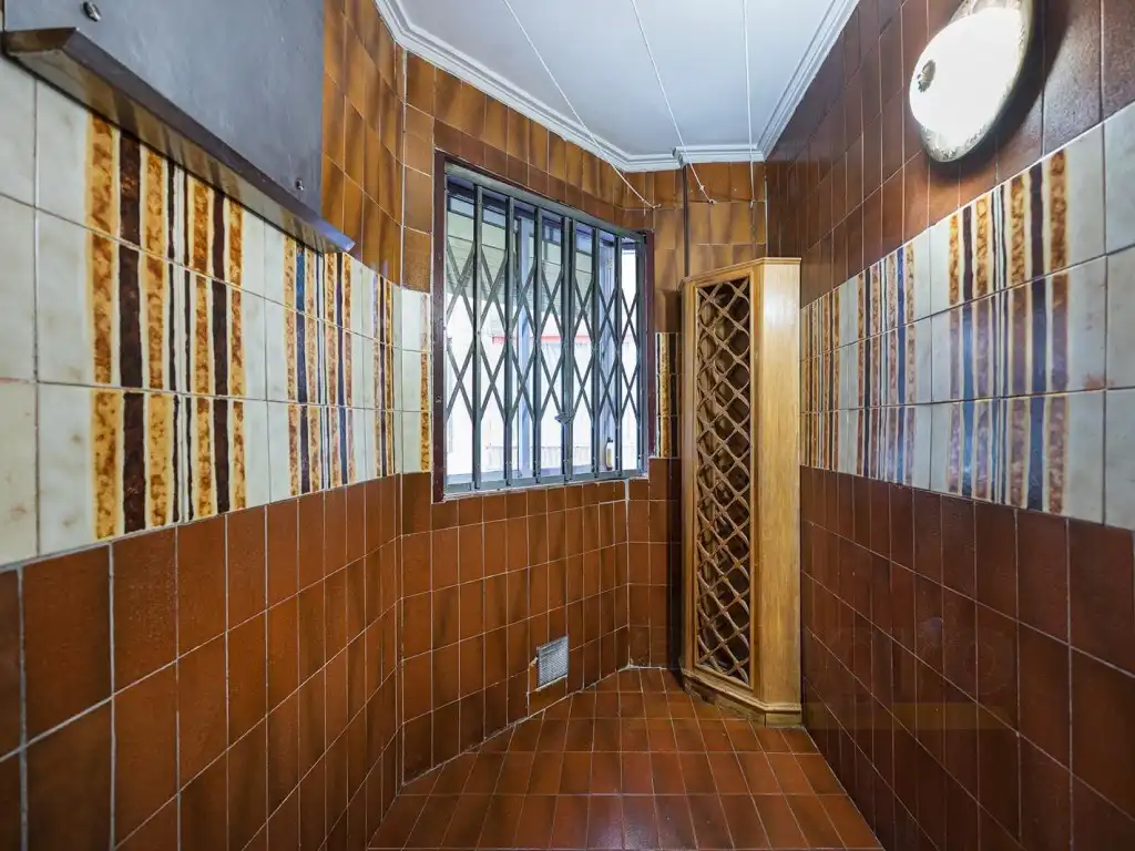 Bathroom of Flat for sale in Madrid
