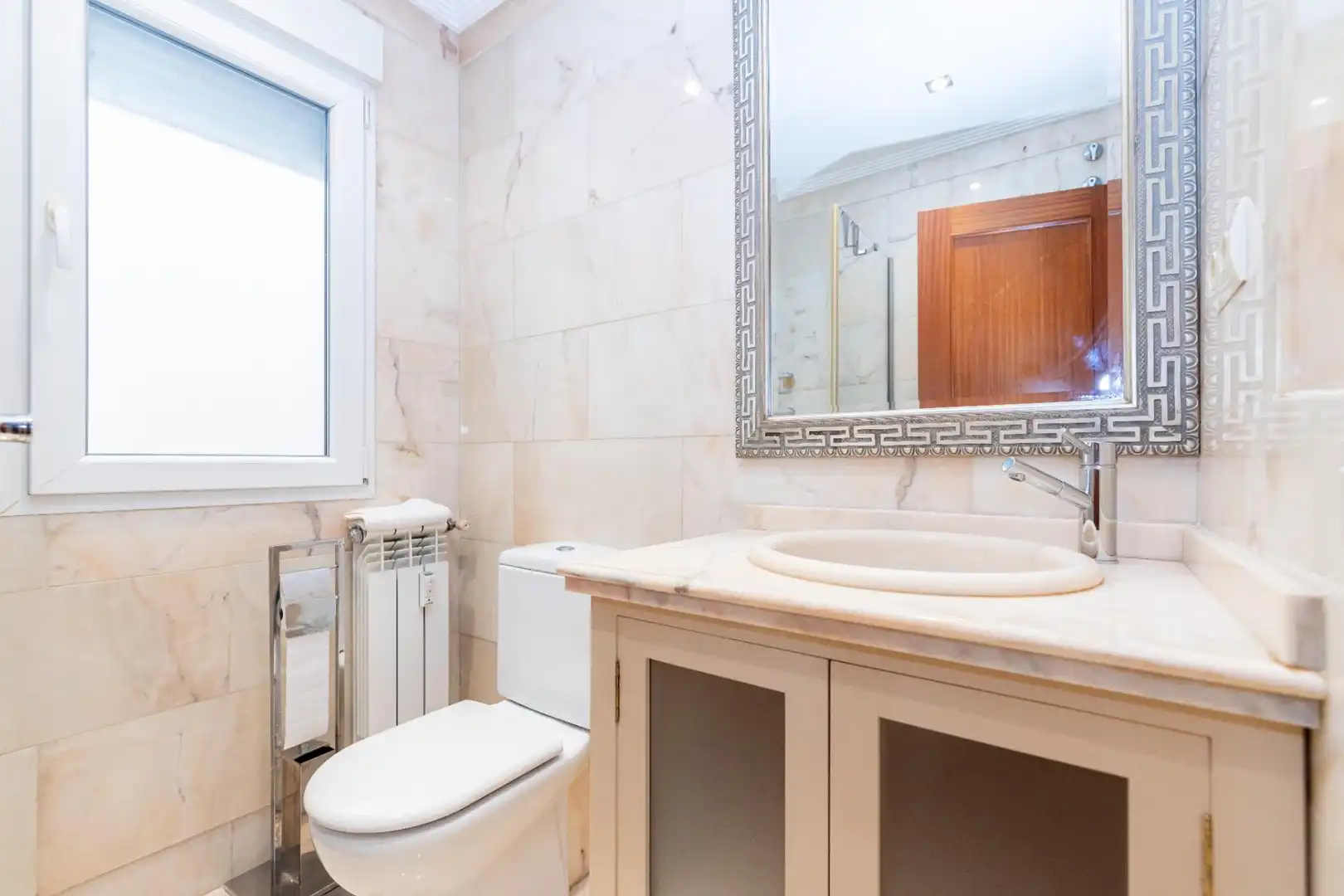 Bathroom of Flat for rent in Granada  with Air Conditioner, Furnished and Balcony