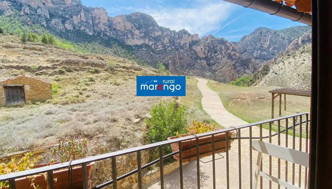 Terrassa de Casa o xalet en venda en Villarluengo amb Calefacció, Traster i Moblat