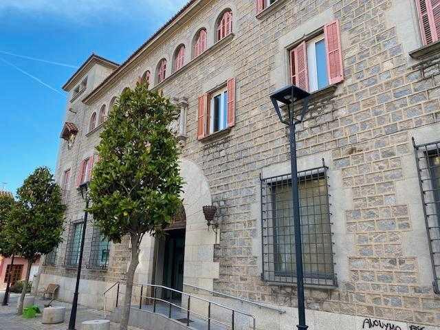 Photo 1 of Premises for sale in Plaça Damià Mateu, Llinars del Vallès, Barcelona